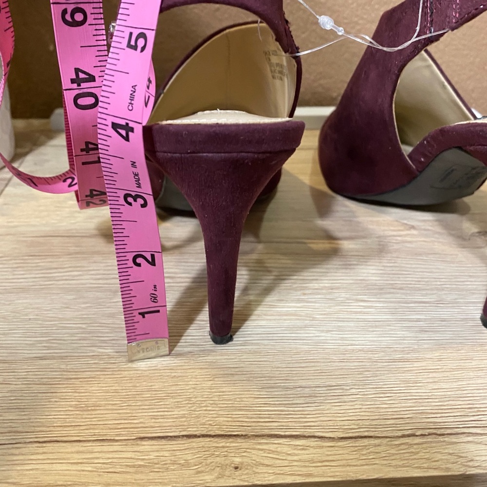 Jones New York Suede Chloe Maroon Heels Size 8.5 - Picture 9 of 10